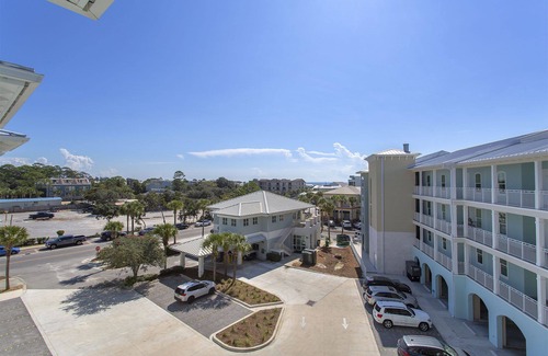 Gulf Place Condo | Gulf Place Residences 308 - Minute Walk to Private Beach, Heated Pool, Tennis!