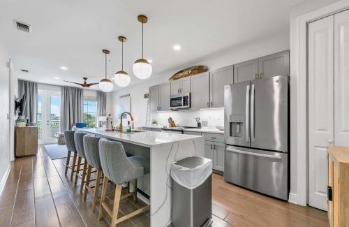 Gulf Place House | Gulf Place Residences 203