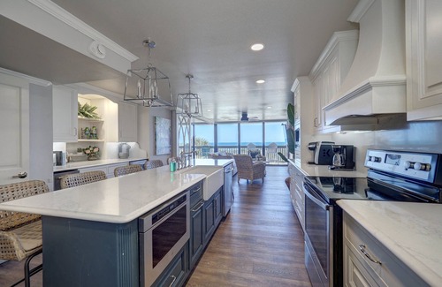 Port Aransas Apartment | Gulf Shores 109 Gorgeous Costume Built 1st Floor 2 bedroom 2 bathroom Private Balcony
