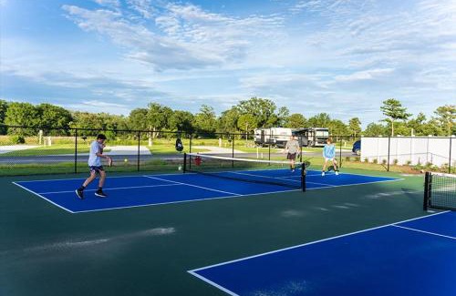 Oak Resort | Gulf Shores RV Resort