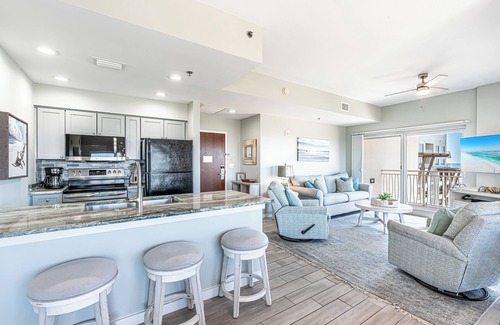 Sandestin Condo | Gulf Views ~ Balcony ~ Resort Pool ~ Full Kitchen