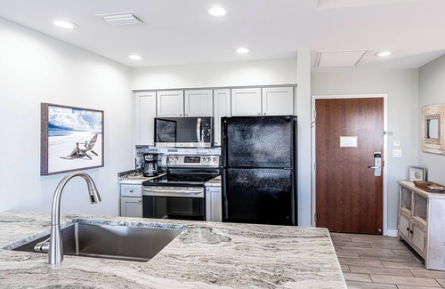 Sandestin Condo | Gulf Views ~ Balcony ~ Resort Pool ~ Full Kitchen