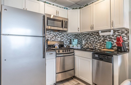 Panama City Beach Apartment | GULFFRONT VIEW Beach chairs Umbrella thru 10-31 Best in Show & Best Location