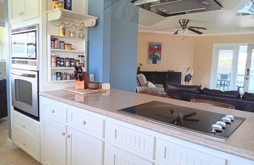 Gulfport House | Gulfport Bayoufront Home w/Private Dock & Kayaks