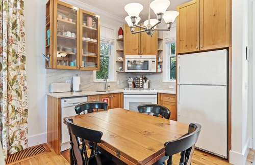 West Panama City Beach House | Gulfside Rosemary "Freedom Carriage House" |Studio |Sleeps 4 | 2 Bikes
