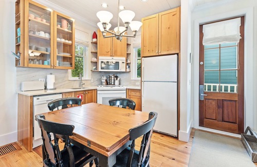 West Panama City Beach House | Gulfside Rosemary "Freedom Carriage House" |Studio |Sleeps 4 | 2 Bikes