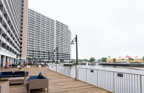 Panama City Beach Resort | Gulfview Luxury 1Br sleeps 6, LakeTown Wharf 517, short walk to beach!