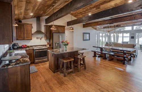 Nisswa Cabin | Gull Lake Cabin + Bunkhouse with Sandy Beach & Pontoon/Jet Ski availability!