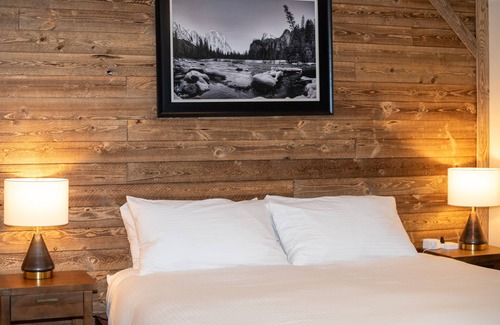 June Lake Hotel | Gull Lake Lodge