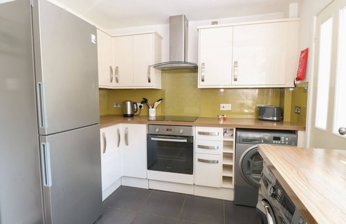 Lowestoft Cottage | GULL'S NEST, pet friendly, country holiday cottage in Pakefield
