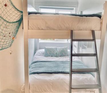 Frinton-on-Sea House | Gulliver's Cottage in Frinton-On-Sea