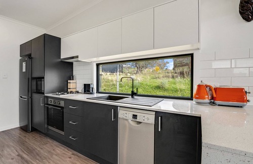 East Jindabyne Cabin | Gum Eco Lodge at Peak View Farm