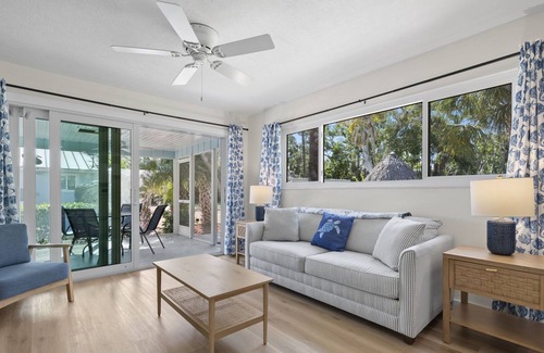 Sanibel Cottage | Gumbo Limbo cottage - quaint island paradise