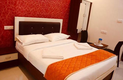 Yercaud Hotel | GURU RESIDENCY