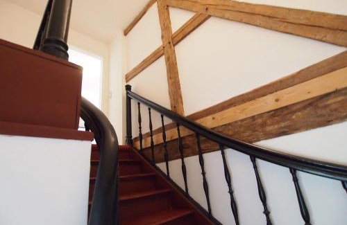 Gingst Apartment | Gut-Rattelvitz-Galerie-E-hochwertig-Sauna-Kamin-eTankstelle-Spielscheune-15-000qm-Park-Land