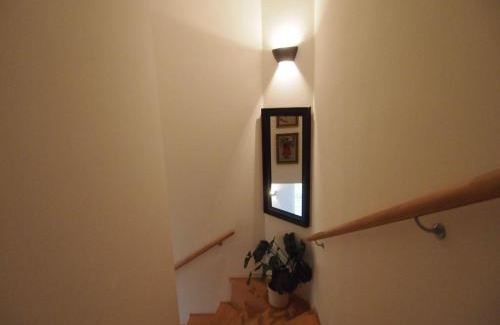 Gingst Apartment | Gut-Rattelvitz-Galerie-F-hochwertig-Sauna-Kamin-eTankstelle-Spielscheune-15-000qm-Park-Land