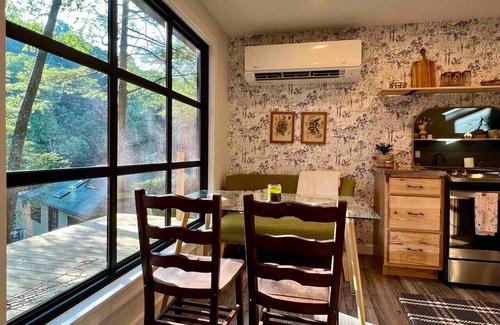 Ellwood City Apartment | Gwen`s Cottage at Water`s Edge