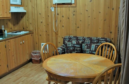 Kenai Peninsula Cabin | Gwin's Lodge Cedar Chalet #11