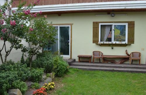 Gyeongju House | Gyeongju Momojane Guesthouse