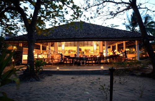 Pottuvil Division 2 Hotel | Gypcey Beach and Surf Resort