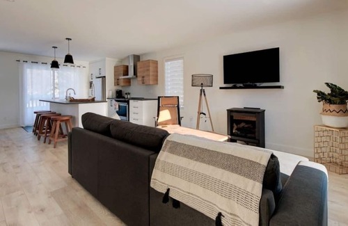 Pont-Rouge House | Hôtel à la maison - La Halte