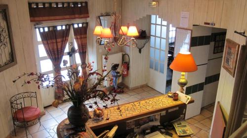 Neuvy-sur-Barangeon Hotel | Hôtel Au Bord du Monde