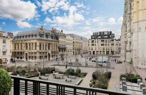 Quartier Vieux Marche-Cathedrale Hotel | Hôtel Cardinal