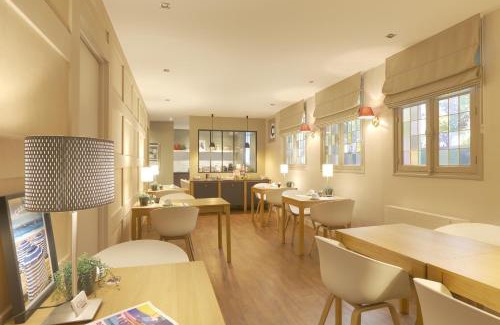 Quartier Vieux Marche-Cathedrale Hotel | Hôtel Cardinal