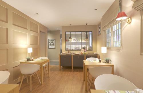 Quartier Vieux Marche-Cathedrale Hotel | Hôtel Cardinal