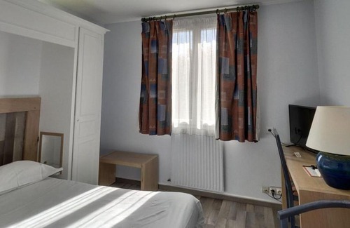 Evreux Hotel | Hôtel de l'Orme, Akena