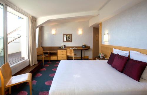 Hotel de Ville - Quinconces Hotel | Hôtel de Normandie