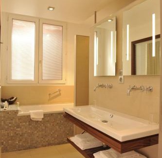 Saint-Jean-Pied-de-Port Hotel | Hôtel des Pyrénées