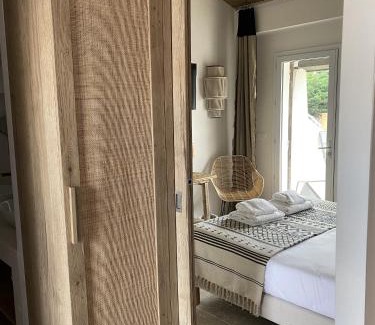 Saintes-Maries-de-la-Mer Hotel | Hôtel du Pont Blanc