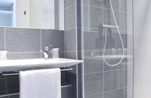 Banyuls-dels-Aspres Hotel | Hôtel Du Village Catalan