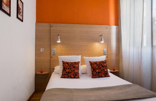 6th Arrondissement Hotel | Hôtel Edmond Rostand