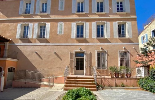 Cotignac Hotel | Hôtel La Falaise