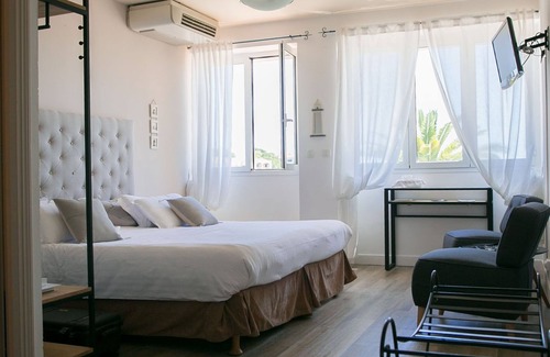 Villefranche-sur-Mer Hotel | Hôtel La Fiancée Du Pirate