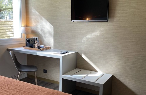 Saint-Berthevin Hotel | Hôtel Le Corbusson