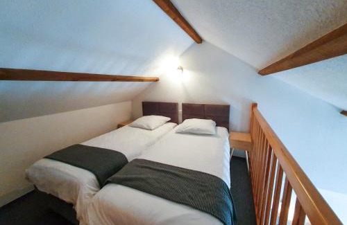 Salles-Curan Hotel | Hôtel Les Tilleuls de Pareloup à Salles-Curan