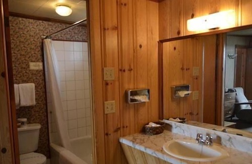 Isle aux Coudres Hotel | Hôtel Motel Les Voitures d'Eau