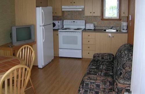 Isle aux Coudres Hotel | Hôtel Motel Les Voitures d'Eau