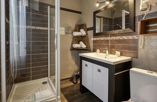 Maussane Hotel | Hôtel Restaurant L'Oustaloun