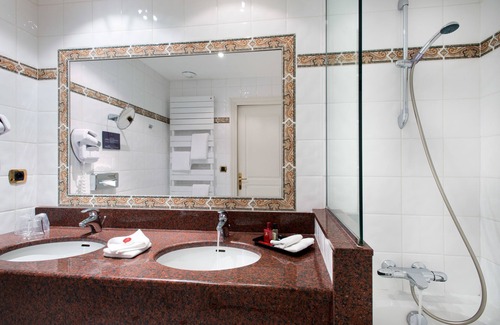 Boulogne-sur-Mer Hotel | Hôtel Restaurant La Matelote
