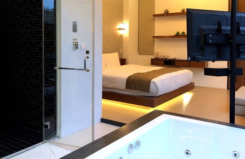 South District Hotel | H Villa