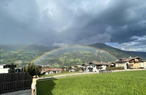 Fuegen House | H19 - Modernes Ferienhaus 145qm, 3SZ, Wellnessbereich mit Sauna und Dachterrasse mit Panoramablick, Kühlen und Heizen mit Geothermie