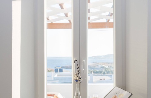 Parikia Villa | H2O Private Villa Paros, infinity swimming pool, sea view lounge area, bbq & Bar