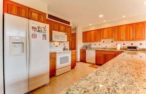 Bretton Woods House | H4 Bretton Woods condo-AC, Hot Tub, near skiing & Mt Wash Hotel, ski slopes views, dog friendly!