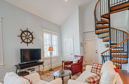 Habersham Villa | Habersham Villa Sleeps 6 Just a Short Walk to Pool and community Amenities