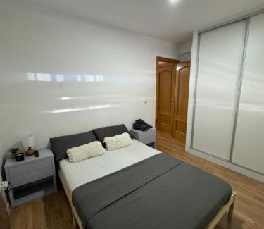 Carabanchel House | Habitación con baño compartido