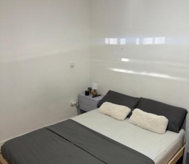 Carabanchel House | Habitación con baño compartido